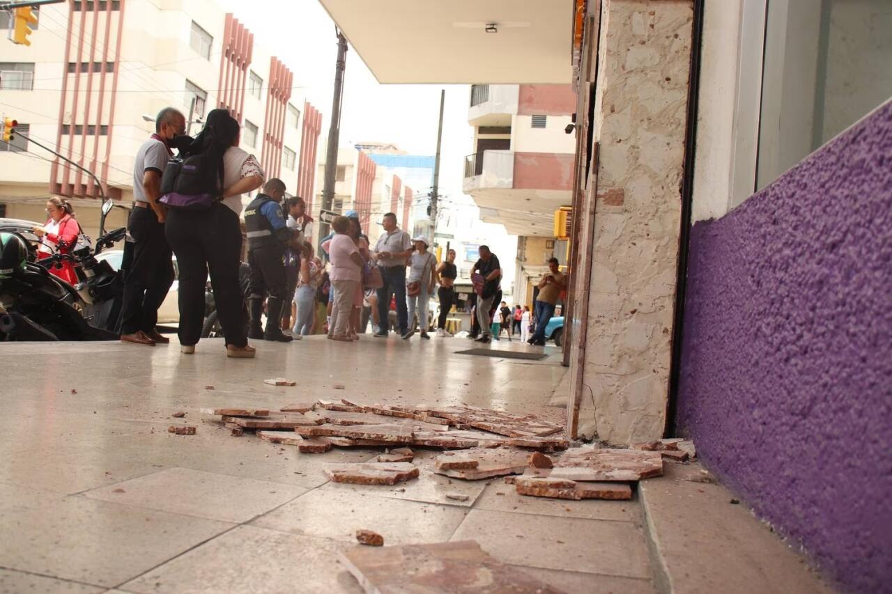 Сильное землетрясение в Эквадоре