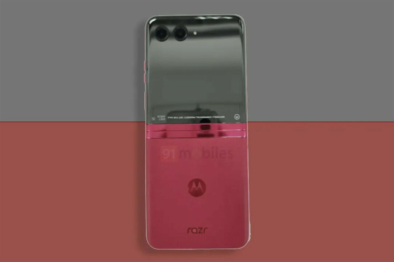 В сети появилась первая «живая» фотография нового складного смартфона Motorola Razr 2023