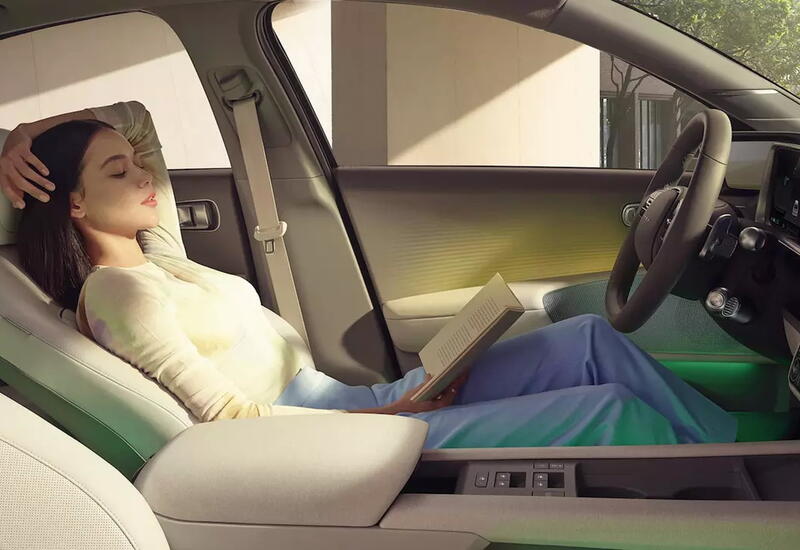 Компания Hyundai придумала «умную» крышу, передвигающую тень по салону