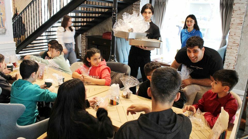 В Баку проведен праздник "Новруз хончасы" для воспитанников детских домов