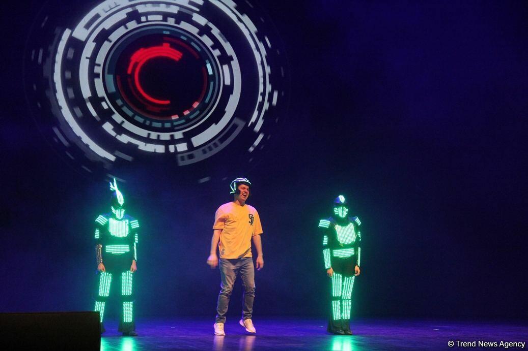 В Баку представлено световое интерактивное мега-шоу "Приключения"