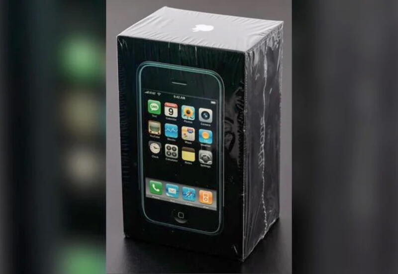 Бывший сотрудник Apple продал на аукционе нераспакованный iPhone 2G