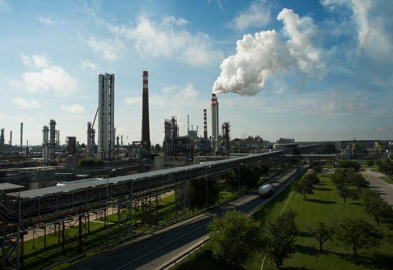 На словацком НПЗ будет перерабатываться азербайджанская нефть
