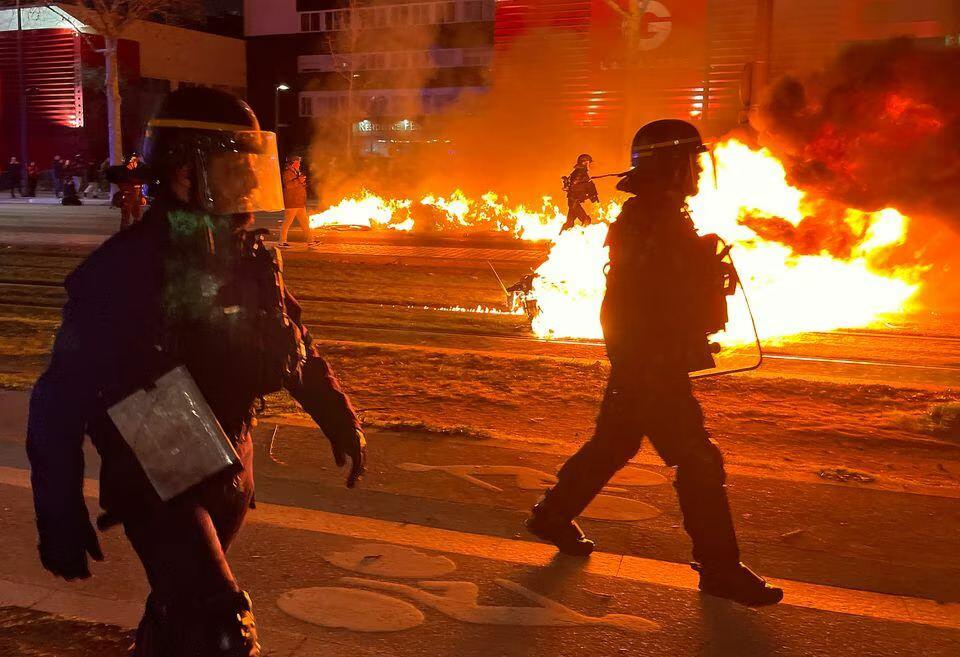 Протесты во Франции - пострадали более 150 полицейских