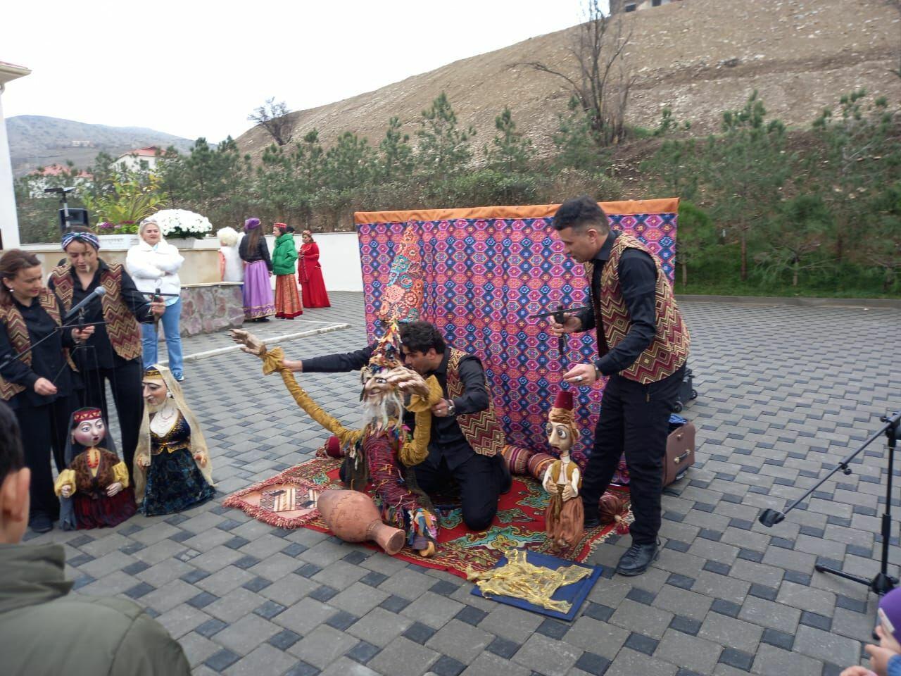 Коллектив Кукольного театра выступил со спектаклем в селе Талыш