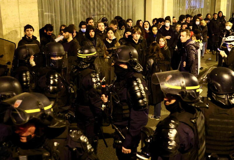 На митингах во Франции задержали более 850 человек