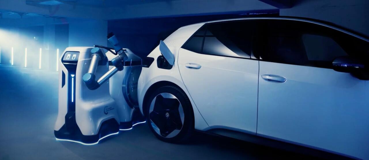 Компания Hyundai показала видео с робозарядкой для электромобилей