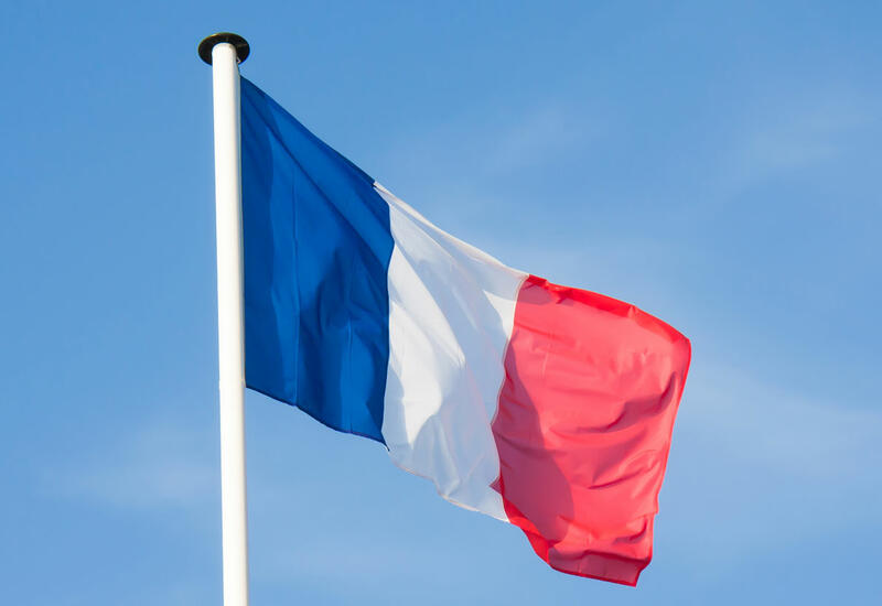 Протестующих французов возмутили часы Макрона