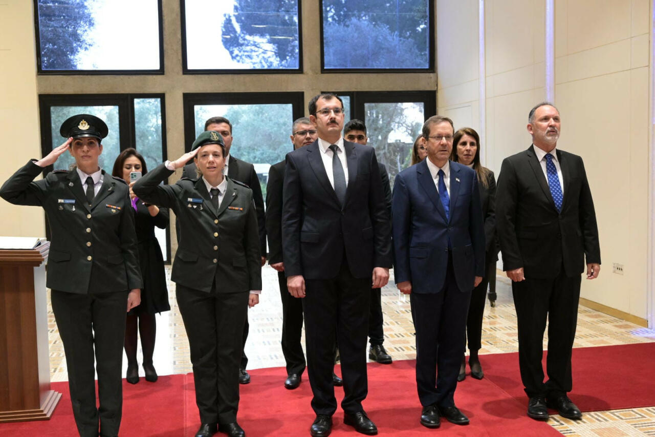 Посол Мухтар Мамедов вручил верительные грамоты президенту Израиля