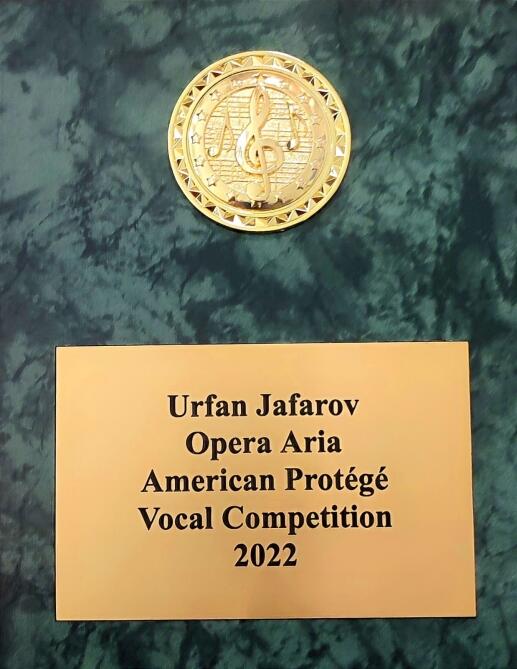 Азербайджанский вокалист завоевал золотую медаль на международном конкурсе в США