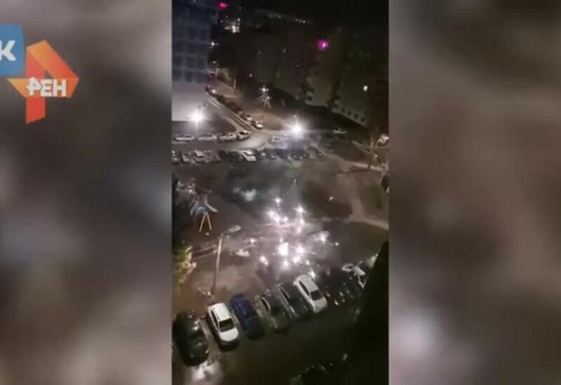 Мужчина расстрелял фейерверками машины соседей в России