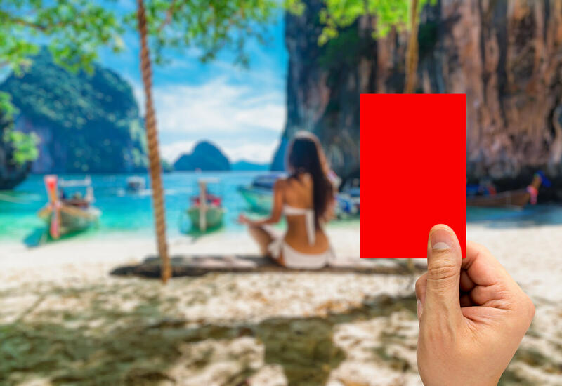 Таиланд выдал первые красные карточки туристам за нарушение порядка