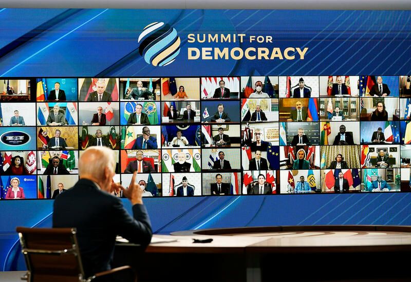 В Китае выступили против «саммита за демократию»