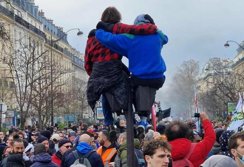 Более 500 тыс. человек приняли участие в акциях протеста во Франции