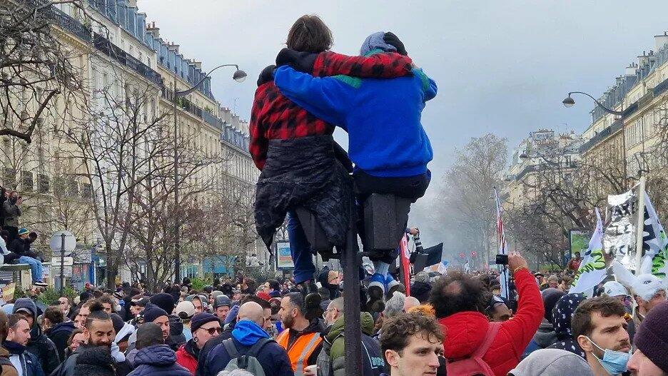 Более 500 тыс. человек приняли участие в акциях протеста во Франции