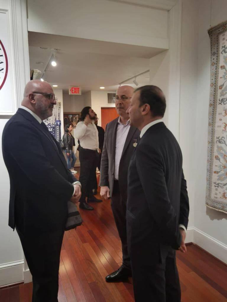 В Вашингтоне открылась выставка азербайджанских ковров