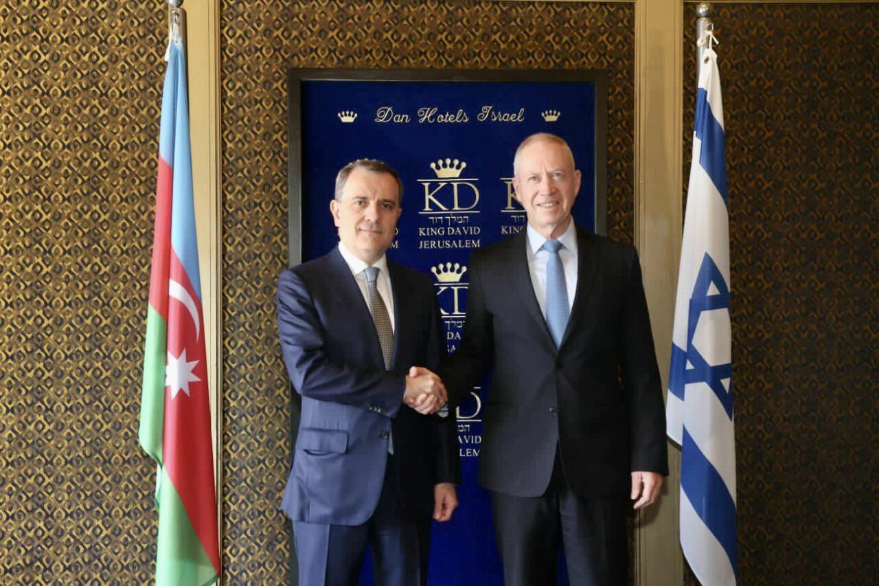 Джейхун Байрамов встретился с министром обороны Израиля