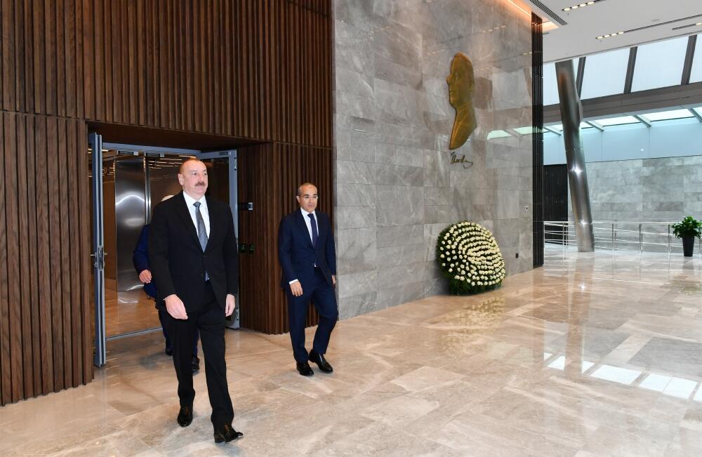 Президент Ильхам Алиев принял участие в открытии нового административного здания Государственной службы по вопросам имущества