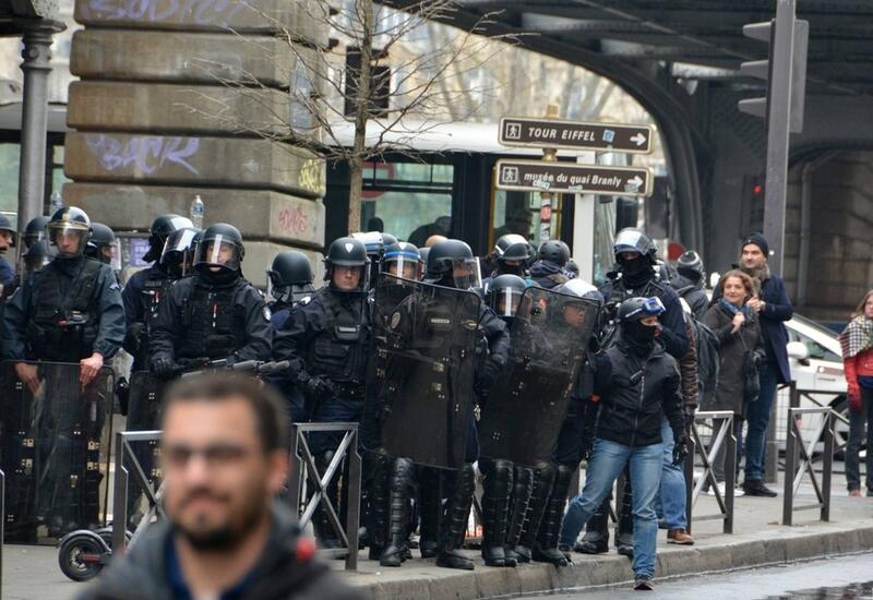 Французы жалуются на произвол полиции