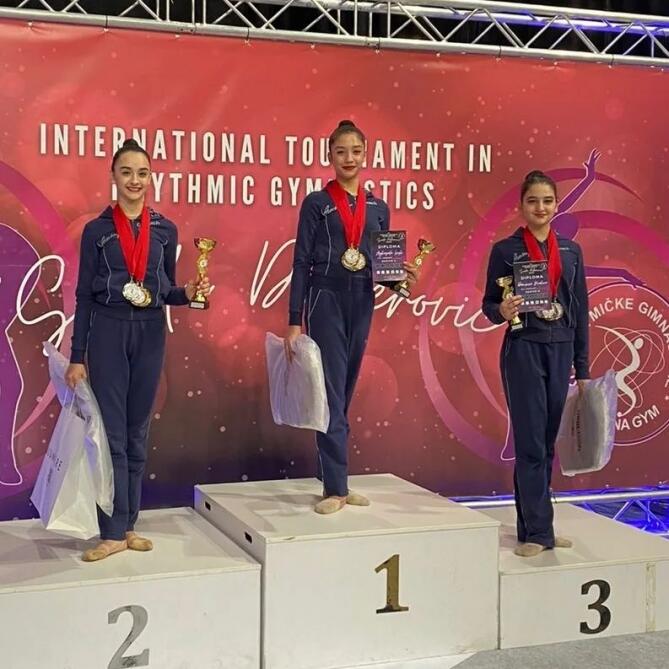 Азербайджанские гимнастки завоевали 15 медалей на международном турнире в Сараево