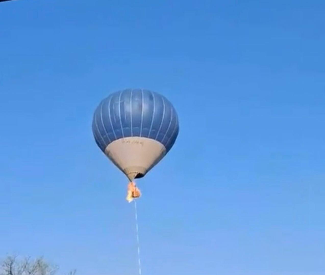 Что случилось в грузии на воздушном шаре. Воздушный шар. Воздушный шар полет. Воздушные шары в небе. Воздушный шар фото.