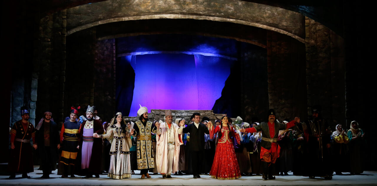 В Азербайджанском государственном академическом театре оперы и балета состоялся показ  оперы  «Кероглу» Узеира Гаджибейли