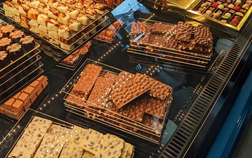Почему людям так нравится есть шоколад