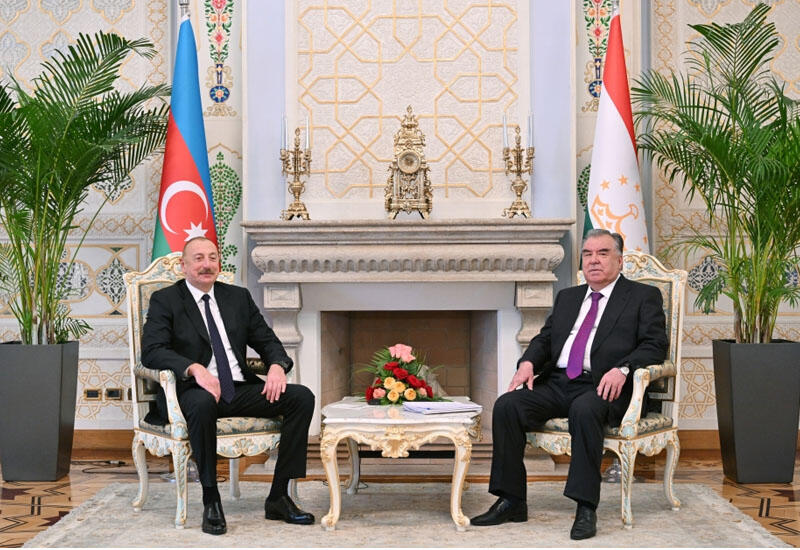 В Душанбе состоялась встреча Президента Ильхама Алиева с Президентом Эмомали Рахмоном один на один