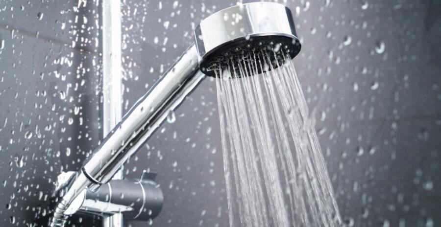 В Великобритании могут запретить душ с сильным напором воды