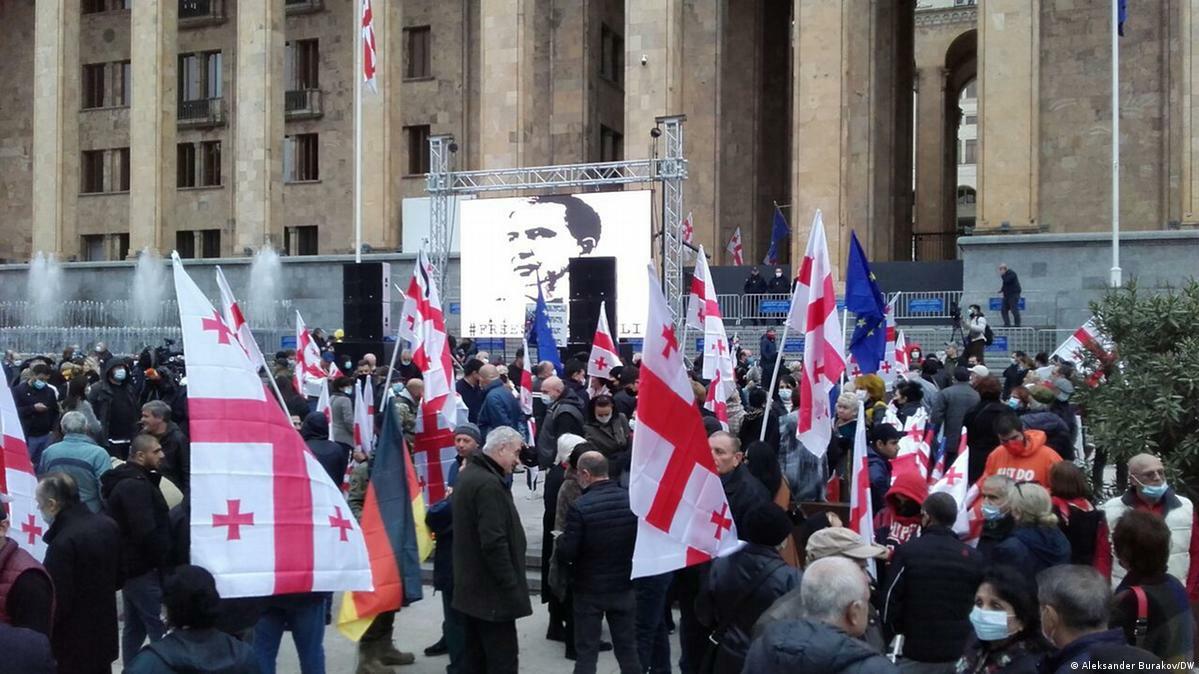 Сторонники Саакашвили вышли на митинг