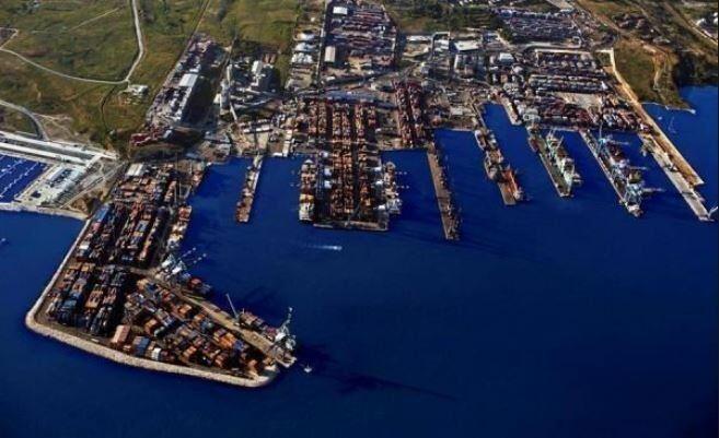 Названо количество судов, принятых турецким портом Амбарли