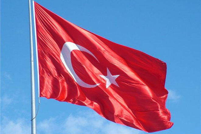 Турецкая правящая партия готовится к работе над новой конституцией