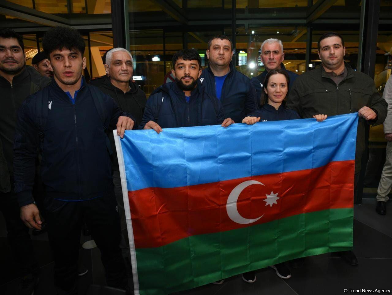 İdmançılarımız Bakıda böyük izdihamla qarşılandı