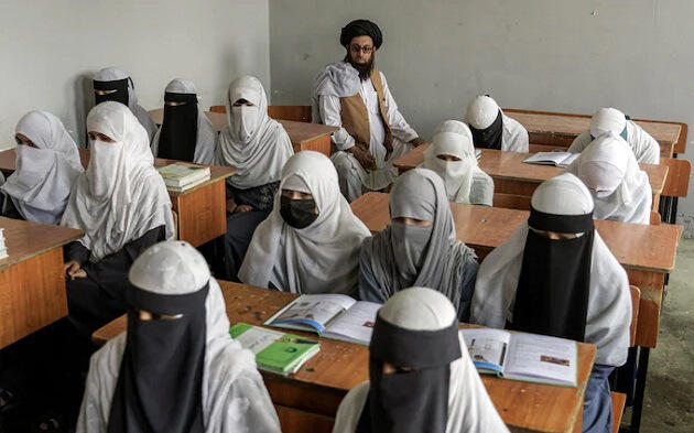 Талибы сделали женщин 