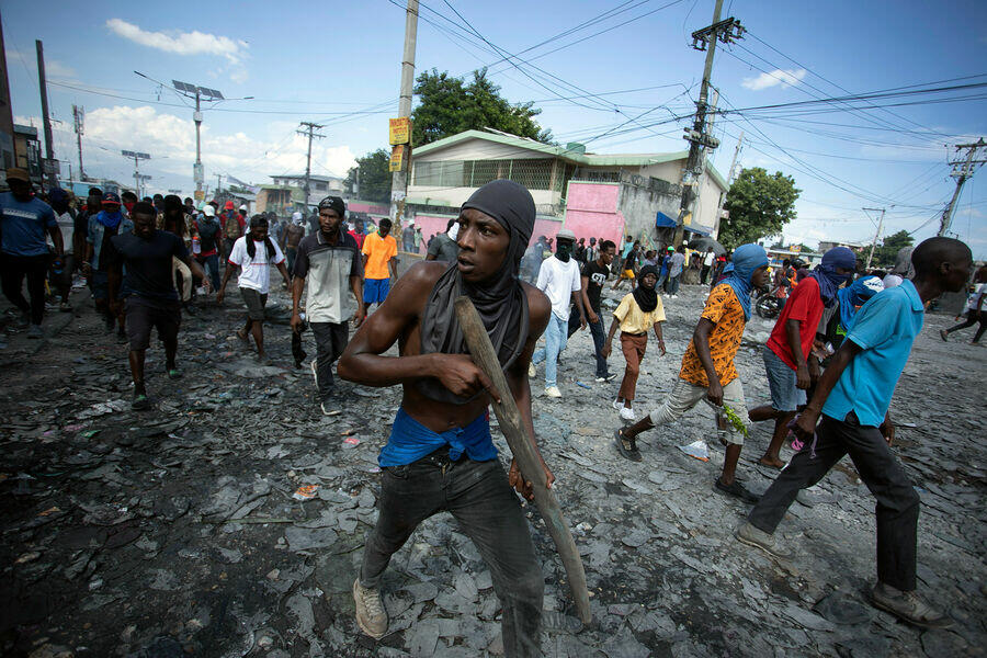 Жители Гаити пережили налет вооруженных бандитов