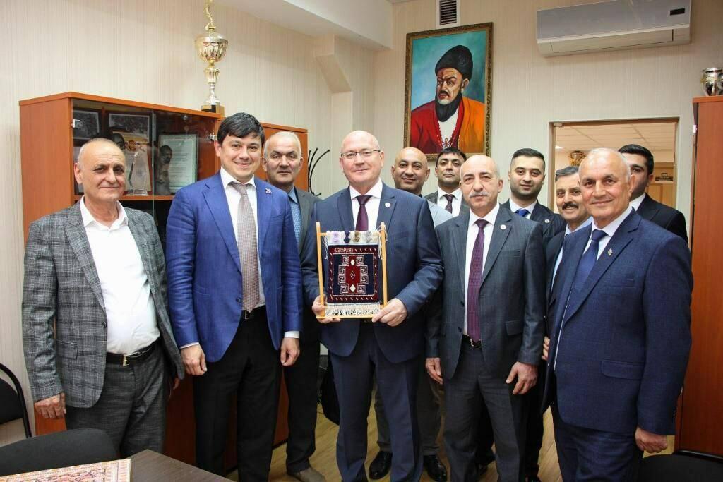 Фуад Мурадов встретился с нашей диаспорой в Казани и посетил Дом дружбы народов Татарстана