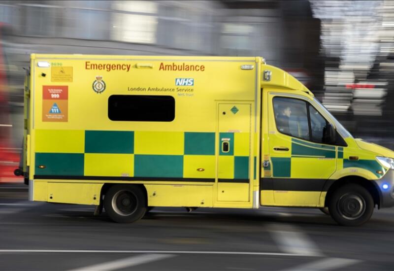 В Британии женщина скончалась, выпав из машины скорой помощи