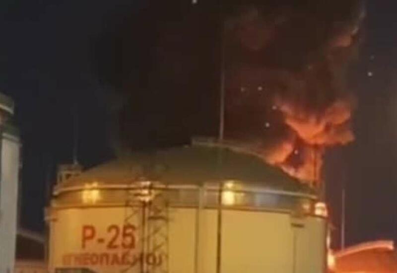 Резервуар с нефтью на 20 тысяч кубометров загорелся на Кубани