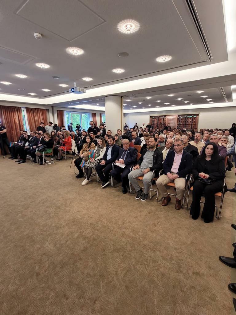 В Гамбурге в рамках “Года Гейдара Алиева” состоялась встреча с азербайджанской общиной