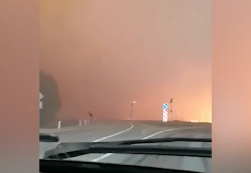 Природные пожары уничтожили десятки домов в России