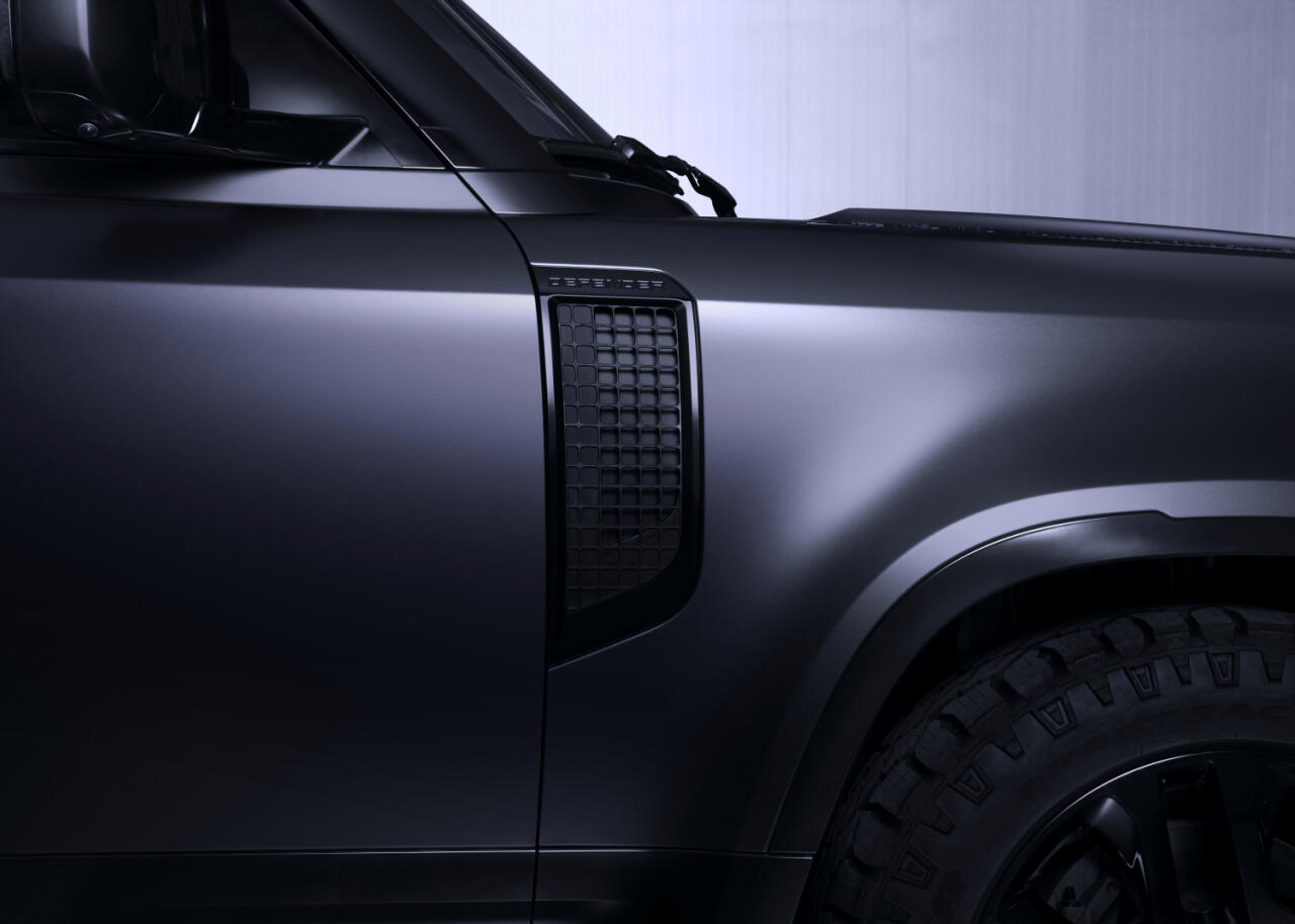 Land Rover оснастил удлиненный Defender мотором V8 на 500 л.с.