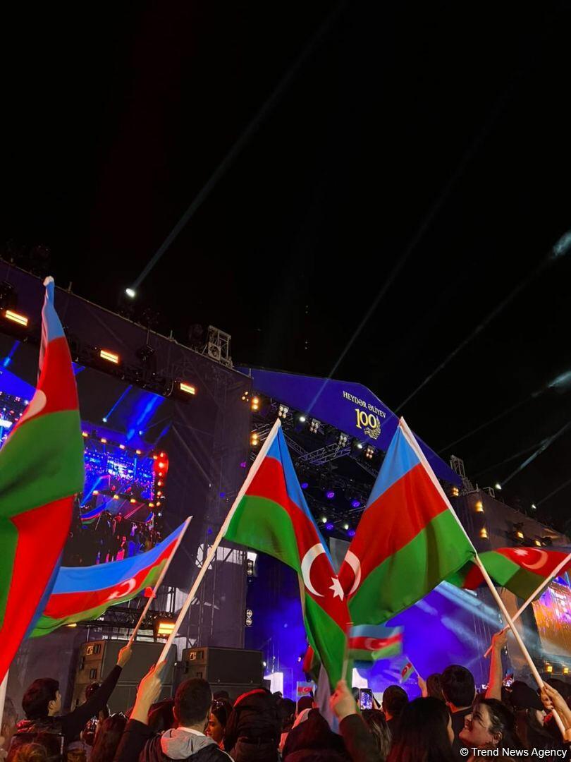 В приморском бульваре в Баку организована концертная программа по случаю 100-летия Гейдара Алиева