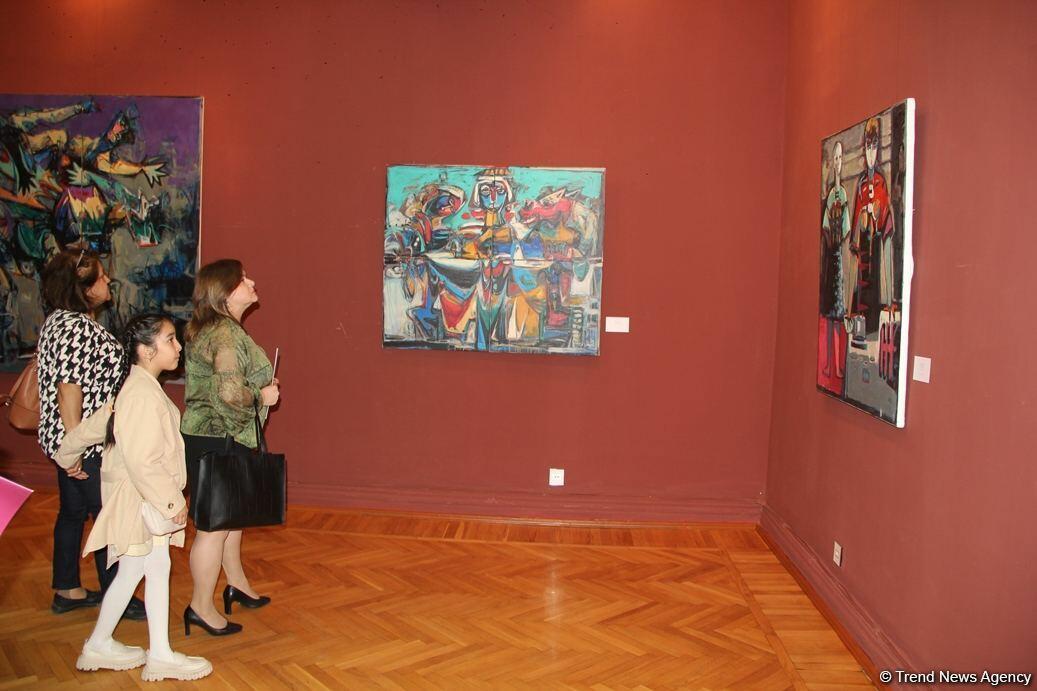 В Музейном центре состоялось открытие персональной выставки Абульфаза Фараджоглу