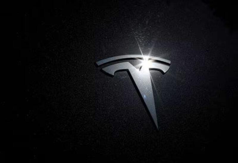 "Tesla" bir milyondan çox avtomobili
