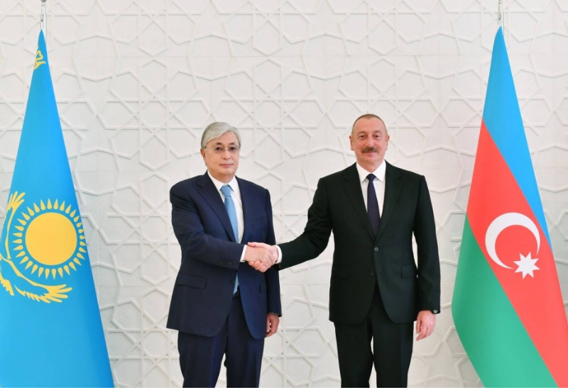 Президент Ильхам Алиев позвонил Президенту Казахстана Касым-Жомарту Токаеву