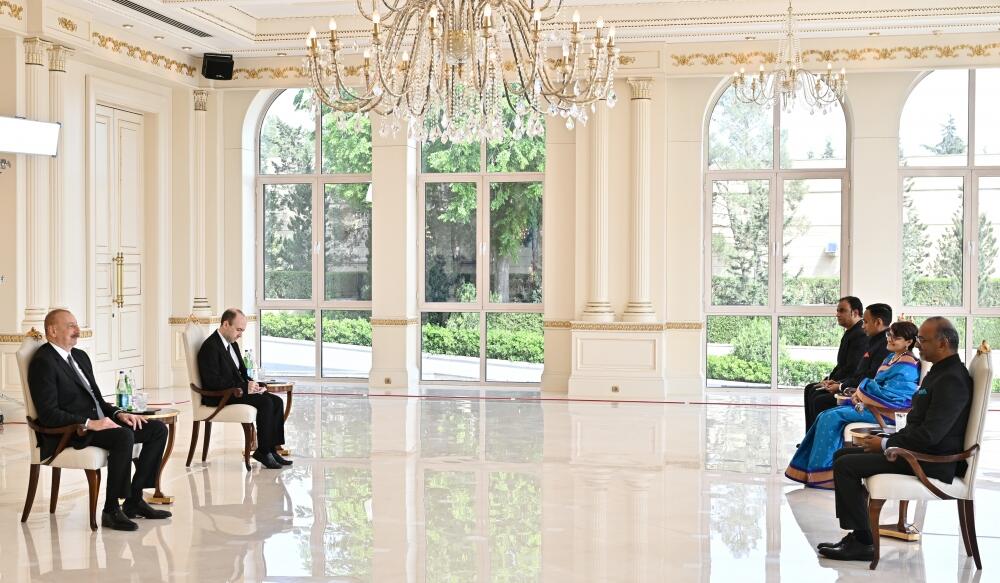 Президент Ильхам Алиев принял верительные грамоты нового посла Индии