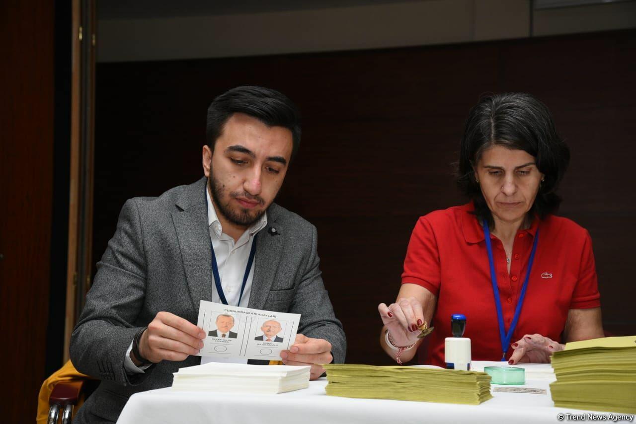 В Азербайджане проходит голосование граждан Турции во 2-м туре президентских выборов в этой стране