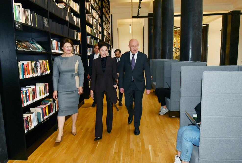Первая леди Мехрибан Алиева ознакомилась с Литовской национальной библиотекой имени Мартинаса Мажвидаса