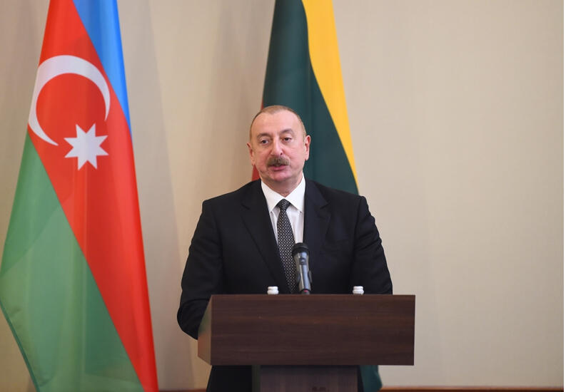 Президент Ильхам Алиев: Мы придаем большое значение деловым контактам между Азербайджаном и Литвой