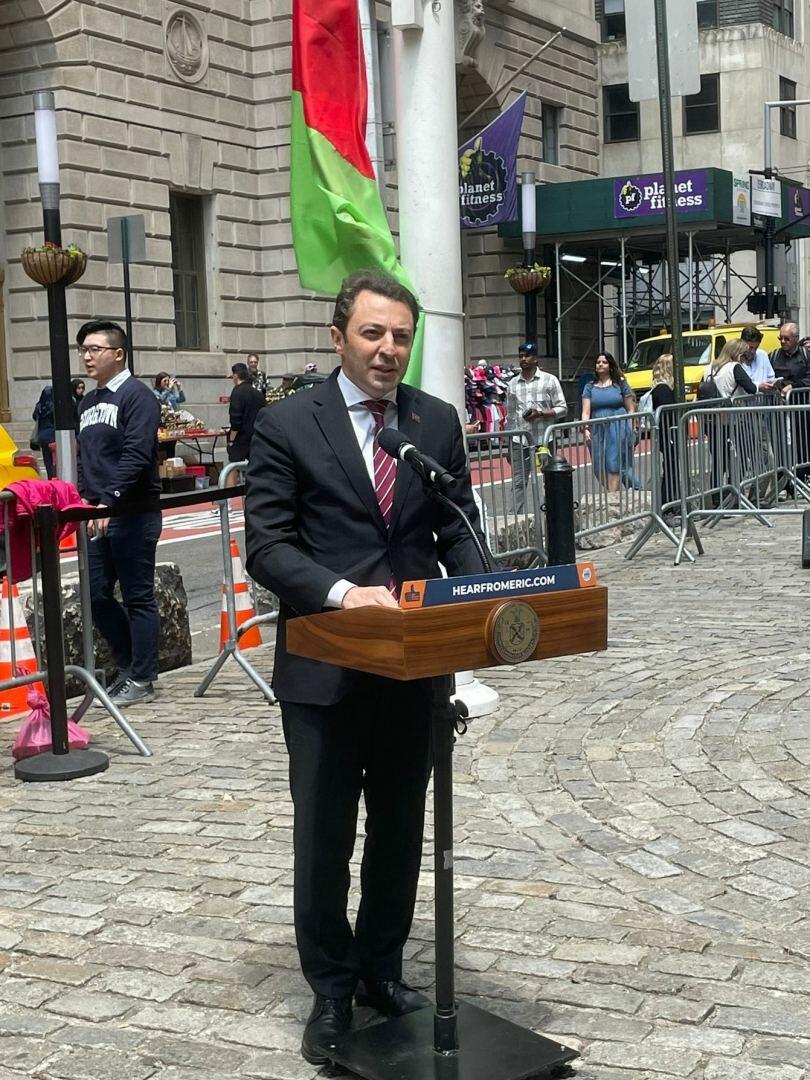 В Нью-Йорке поднят флаг Азербайджана